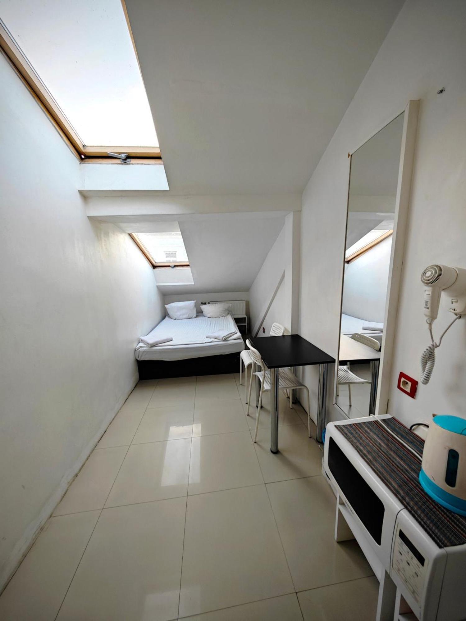 Apartamenty Hoza Attic Studio Warszawa Værelse billede