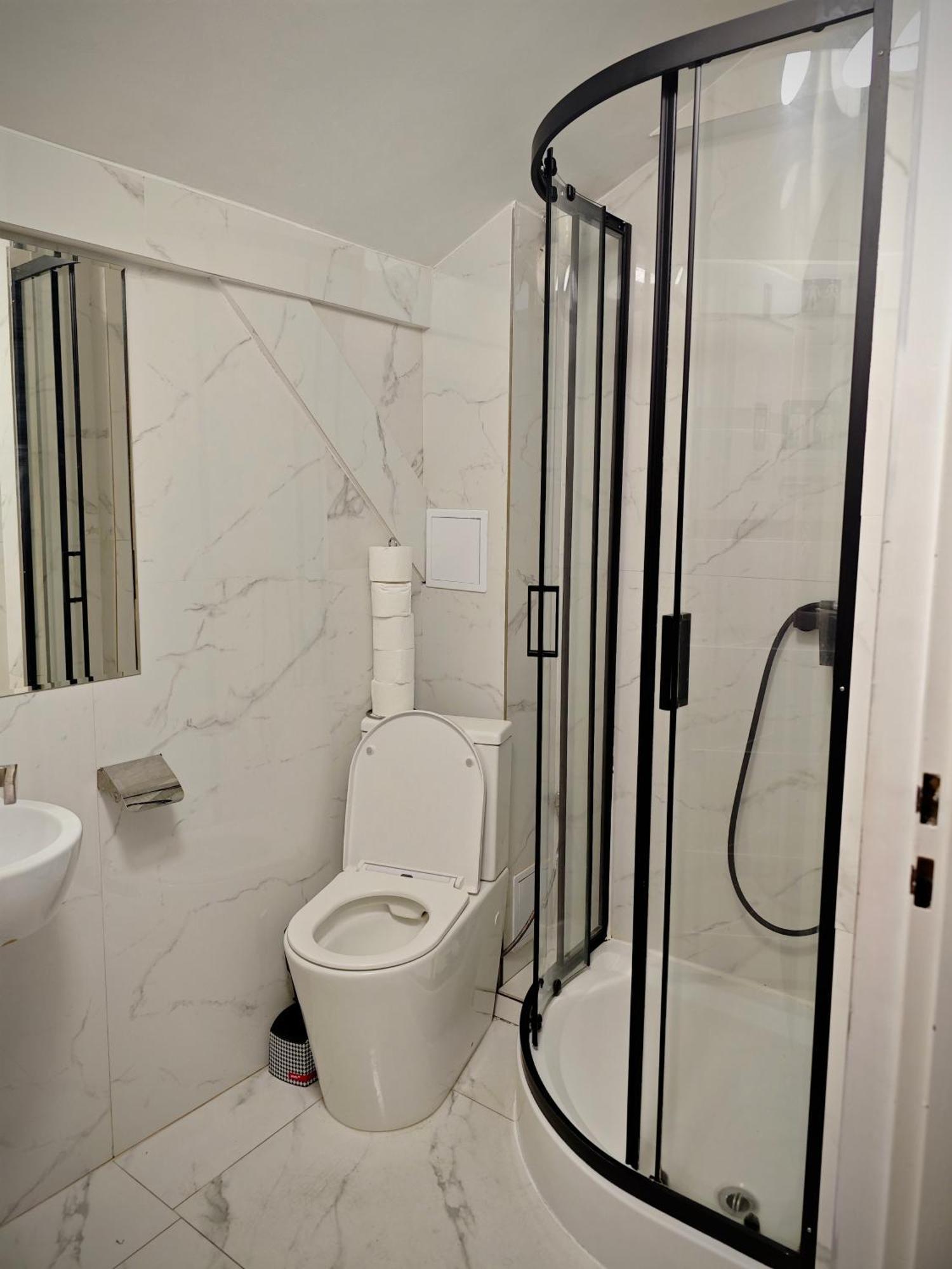 Apartamenty Hoza Attic Studio Warszawa Eksteriør billede